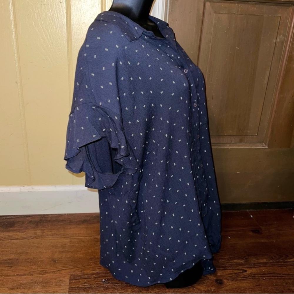 ⭐️Jessica Simpson Navy Polka Dot Button Up Tie Front Short Sleeve Top Size 1X - Picture 4 of 13